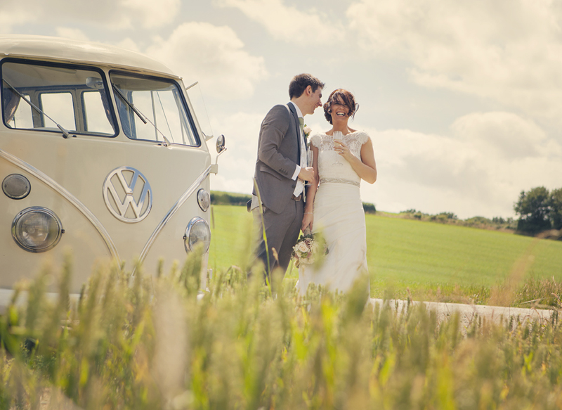 Gorgeous-country-wedding-setting-at-Bartholomew Barn